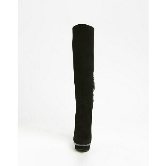 B Brian Atwood 'Faviera' Boots - Picture 3 of 3